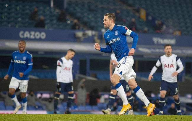 决定让瓦伦 决定让瓦伦